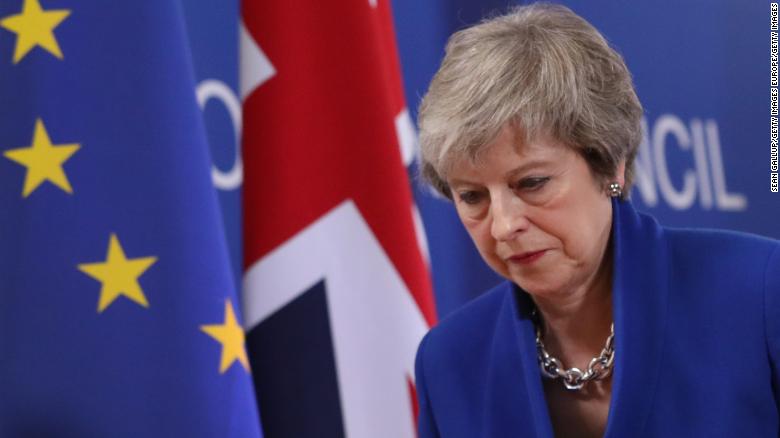 Guvernul Johnson, acuzat de Theresa May că ameninţă ”integritatea Regatului Unit” prin controversatul proiect de lege care revine asupra acordului Brexitului