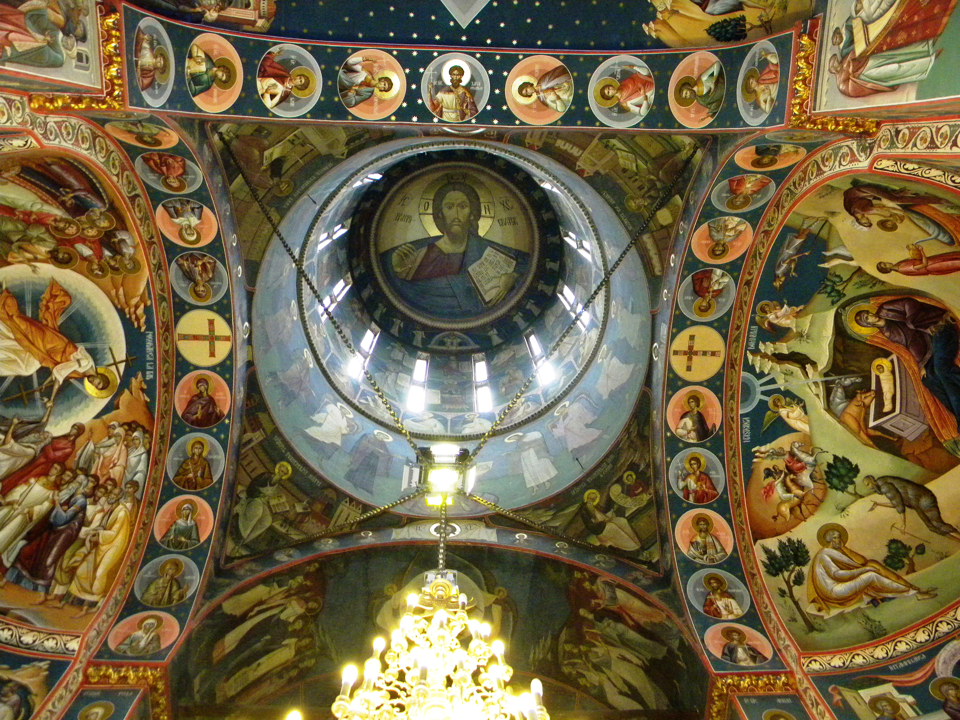 ROMÂNIA: Slujbele în interiorul bisericilor vor putea fi reluate din 17 iunie