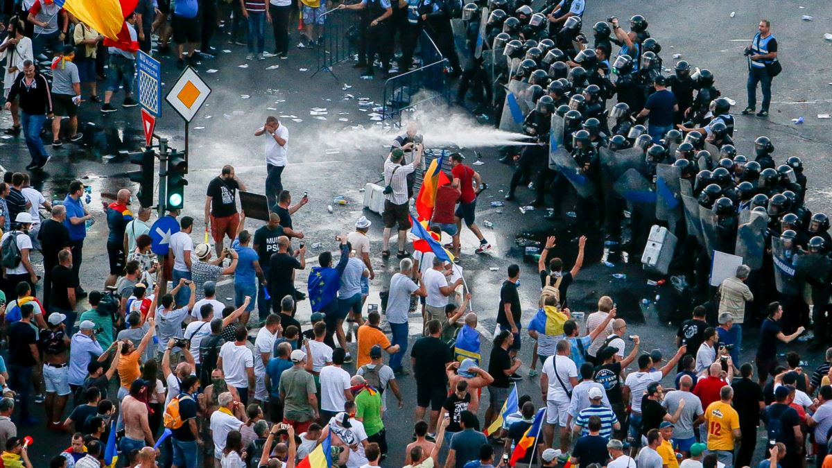 Dosarul violențelor din 10 august de la București a fost clasat de procurori