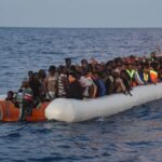 Premierul britanic Johnson critică migraţia peste Canalul Mânecii