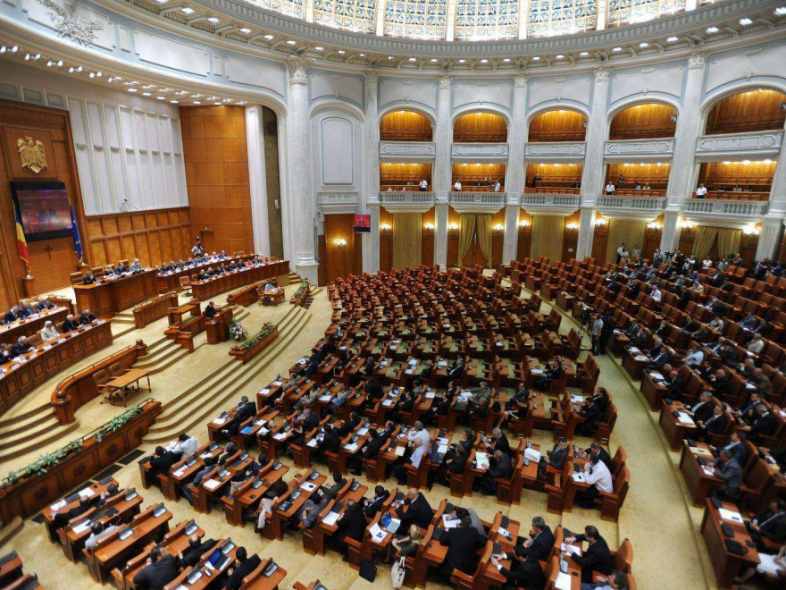 Guvernul Cioloș nu a primit votul de încredere din partea Parlamentului