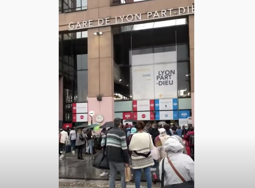 Gara din Lyon a fost evacuată după ce un bărbat a amenințat că o aruncă în aer