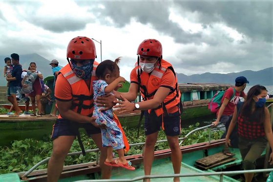 Filipine a ordonat evacuarea a mii de oameni în așteptarea Taifunului Goni: cel mai puternic din lume în 2020