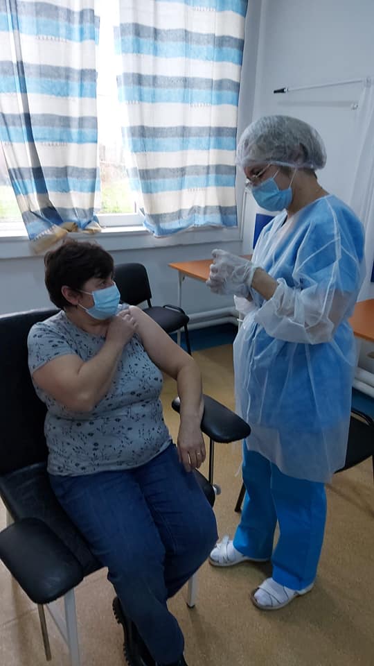 Anchetă la un spital orășenesc din România, după ce managerul a anunţat că oricine se poate vaccina, indiferent de vârstă