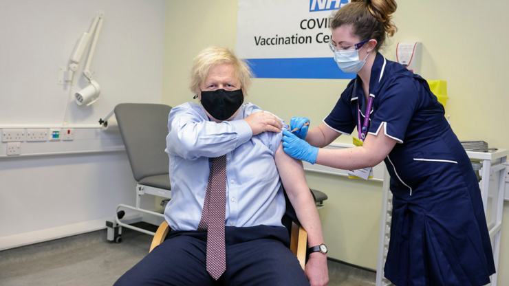 Boris Johnson s-a vaccinat cu doza ”booster” a unui ser anti-COVID-19