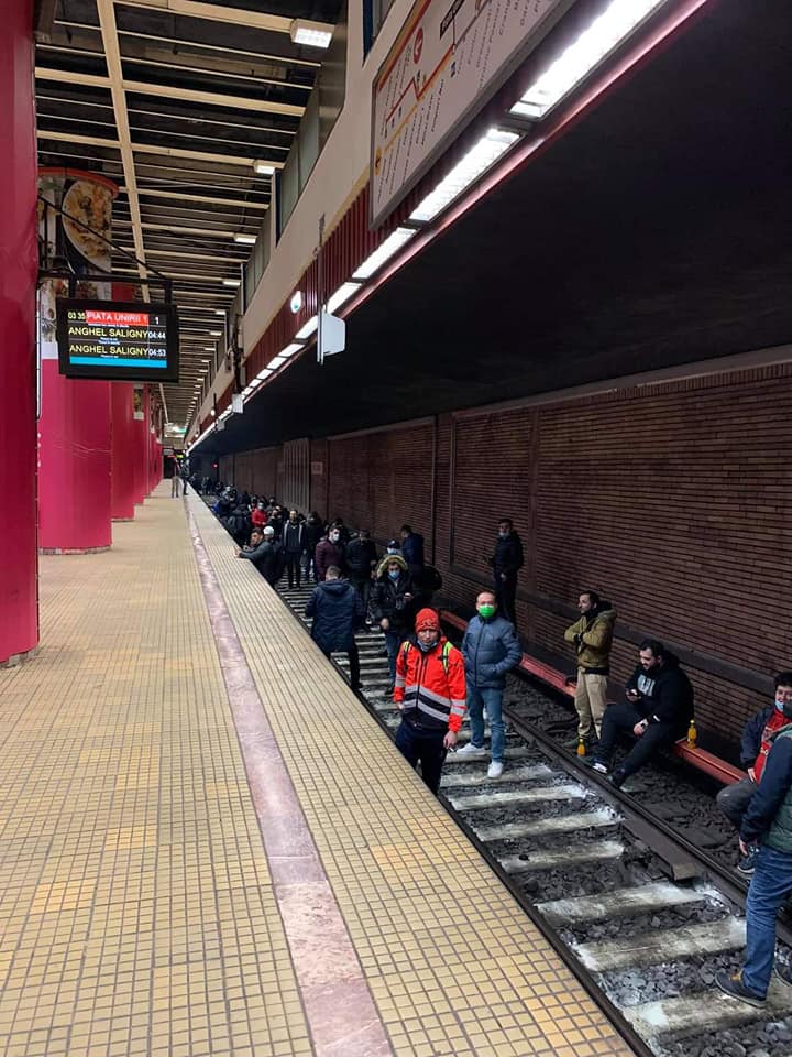 Circulația metroului în București, blocată vineri dimineață