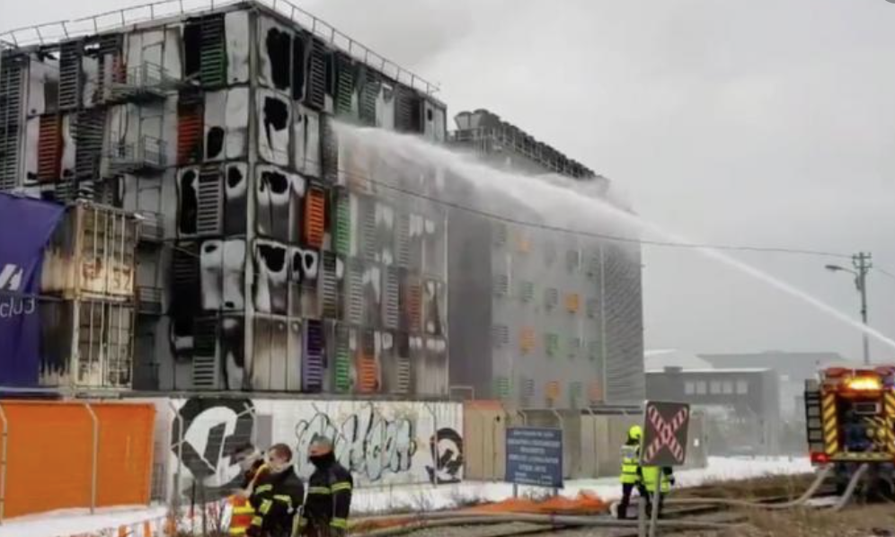 Un incendiu puternic la Strasbourg a afectat milioane de site-uri din întreaga lume