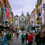 Barurile şi restaurantele din Irlanda îşi redeschid spaţiile interioare pentru clienţii vaccinaţi