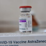Zeci de mii de doze de vaccin AstraZeneca din stocurile României expiră peste 10 zile
