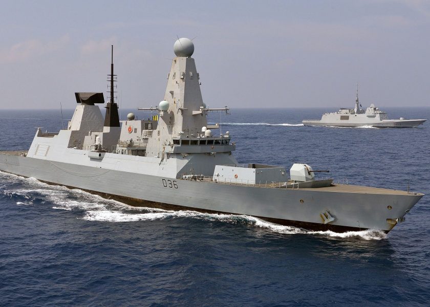 Regatul Unit dezminte că Rusia a tras focuri de avertisment împotriva distrugătorului HMS Defender