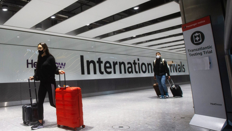 Pasagerii care călătoresc în Regatul Unit nu vor mai putea folosi cartea de identitate ca document de călătorie