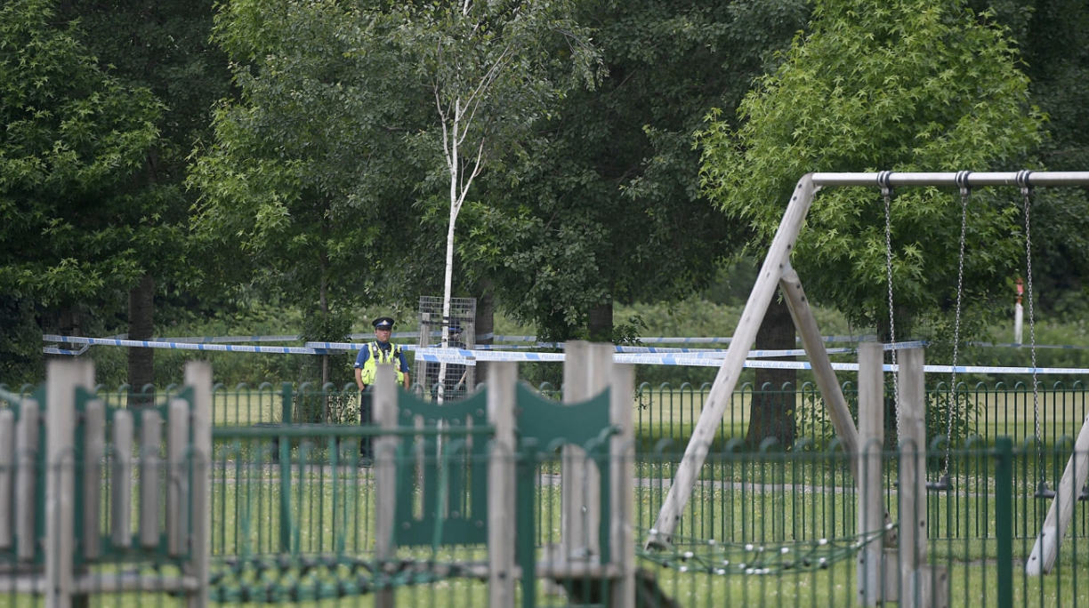 Un atac armat a avut loc într-un parc din Marea Britanie în plină zi