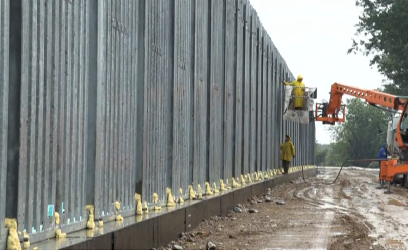 Grecia a ridicat un zid înalt la graniţa cu Turcia pentru a împiedica pătrunderea imigranţilor afgani