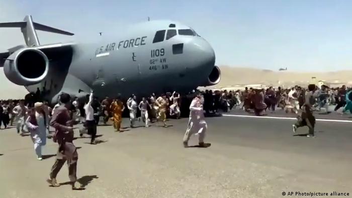 Armata americană a părăsit Afganistanul