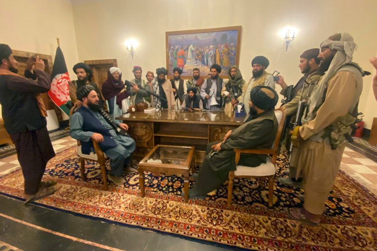 Talibanii au susținut prima conferință de presă la Kabul