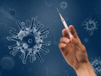 OMS avertizează că vaccinurile nu oferă o protecţie completă în faţa noului val de contagieri din Europa