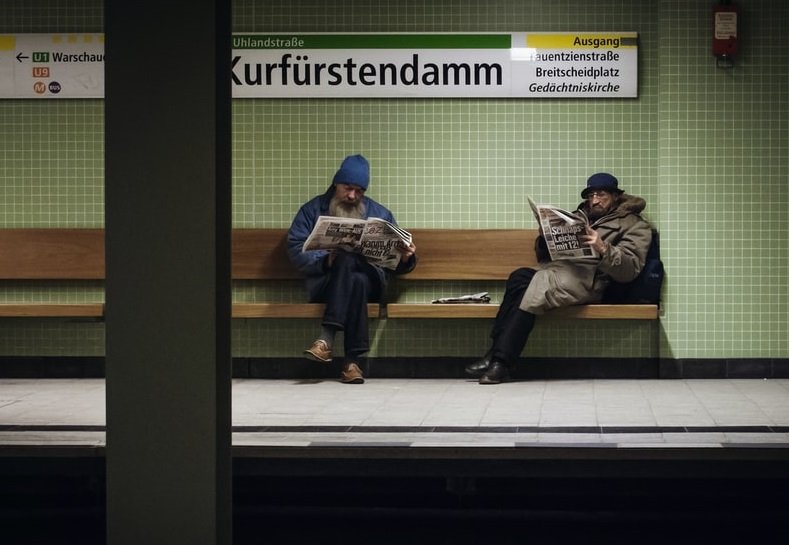 Oamenii străzii din Berlin trebuie să prezinte certificatul verde pentru a putea dormi la metrou