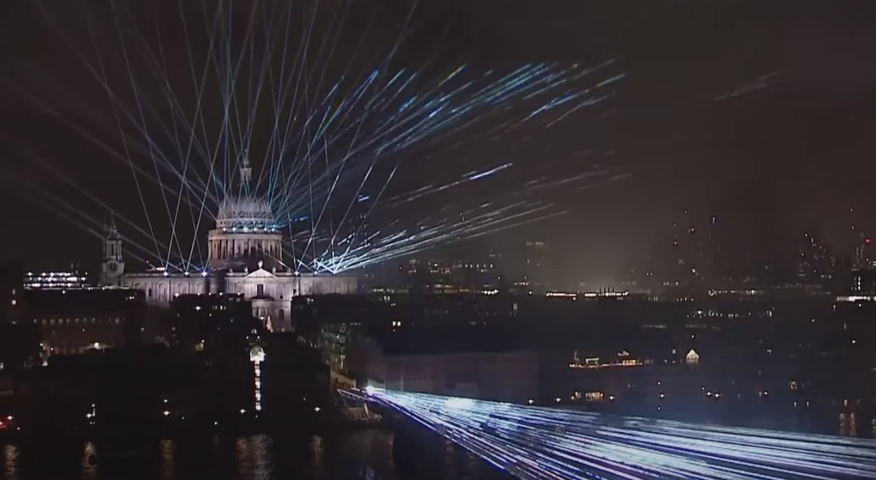 Focurile de artificii au revenit la Londra în contextul petrecerilor reduse organizate de Anul Nou în Marea Britanie