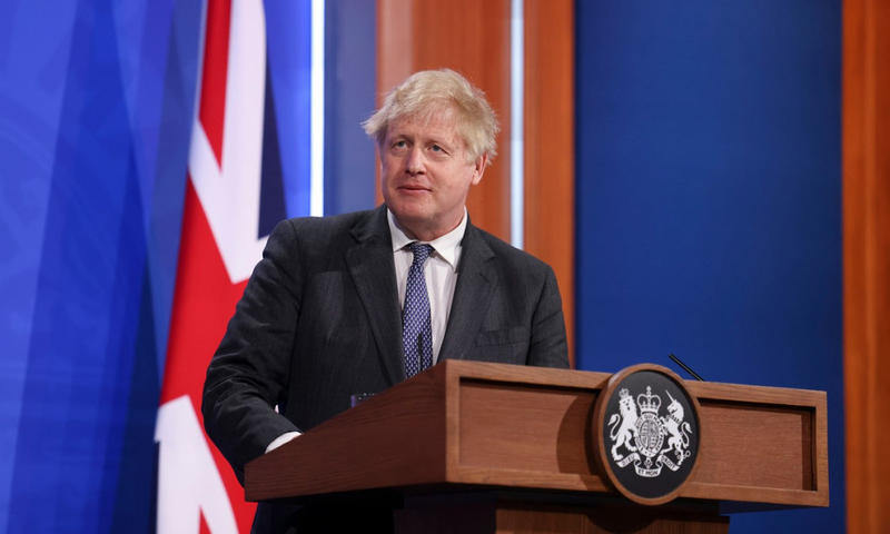 Boris Johnson îi promite lui Volodimir Zelenski consolidarea ”sprijinului militar”