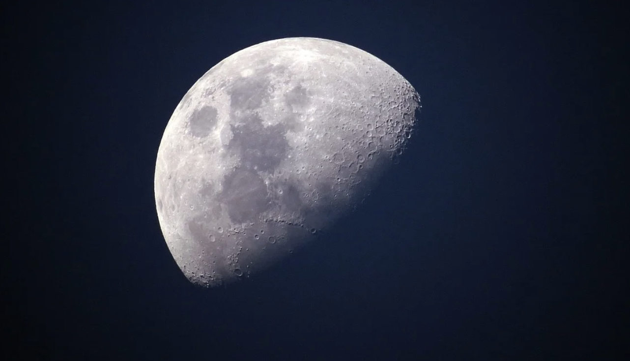 O rachetă Space X Falcon 9, scăpată de sub control, va intra în coliziune cu Luna