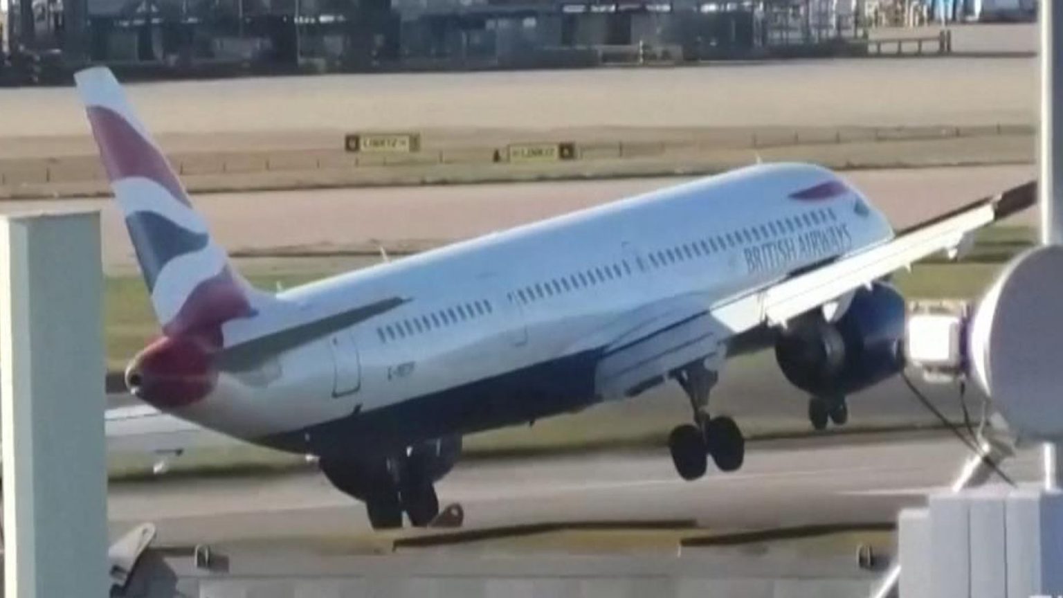 Un avion British Airways a fost la un pas de o catastrofă aeriană pe aeroportul Heathrow