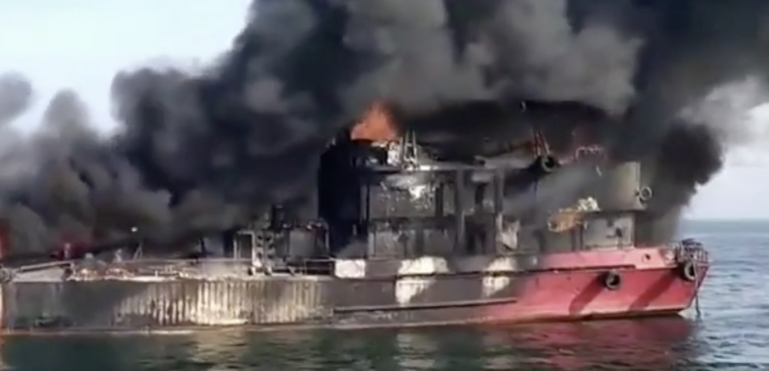 O navă sub pavilion moldovenesc, atacată în apele neutre din Marea Neagră. Inițial s-a crezut că este vorba despre un vapor românesc