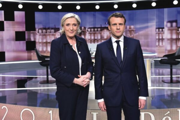 Emmanuel Macron şi Marine Le Pen se califică în turul al doilea al prezidenţialelor