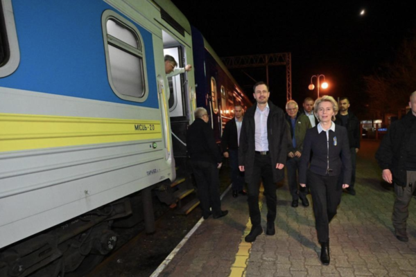 Ursula von der Leyen şi Josep Borrell au ajuns în Ucraina cu trenul