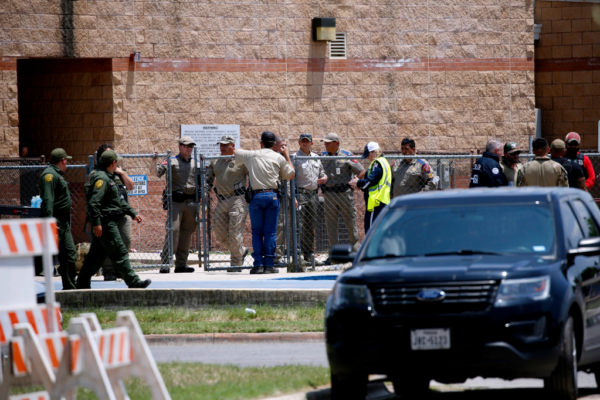 Atac armat la o școală din Texas. Cel puțin 15 persoane au fost ucise