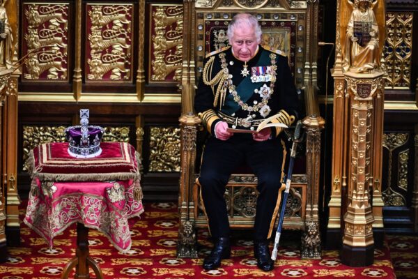 Regele Charles a cerut parlamentului britanic să modifice legea privind ”Consilierii de Stat”