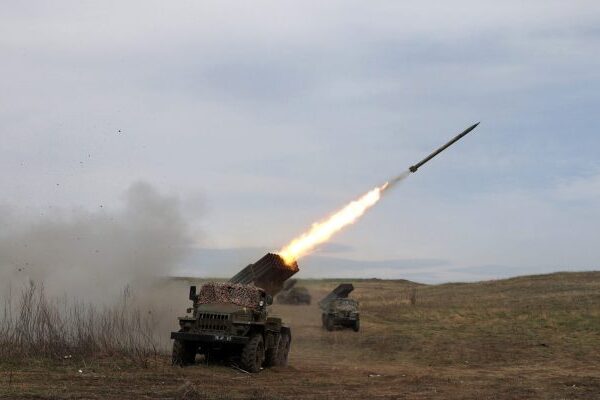 Marea Britanie promite mai multe arme pentru Ucraina