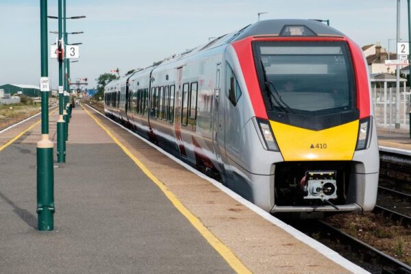Prețurile biletelor de tren din Marea Britanie se vor scumpi din martie 