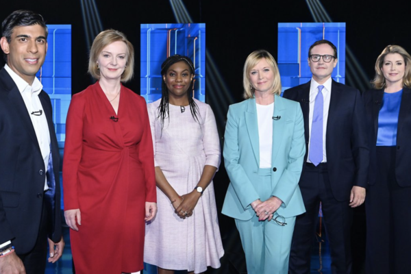 Dezbatere televizată între candidaţii la şefia Partidului Conservator