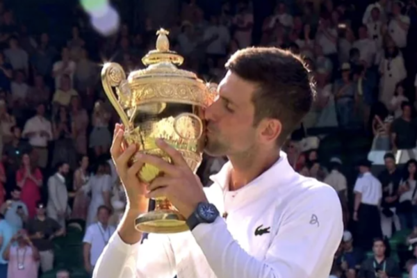 Novak Djokovic a câştigat turneul de la Wimbledon