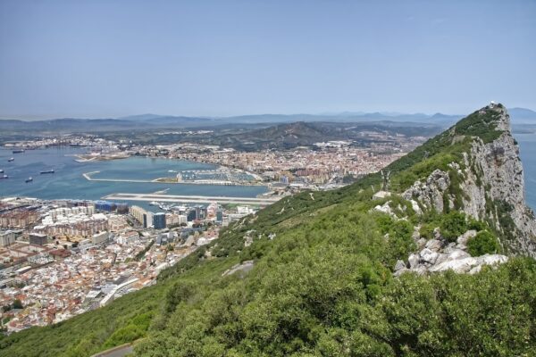Gibraltarul acuză Spania că a încălcat suveranitatea britanică, după un schimb de focuri