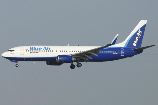 Blue Air suspendă până pe 12 septembrie toate zborurile din România