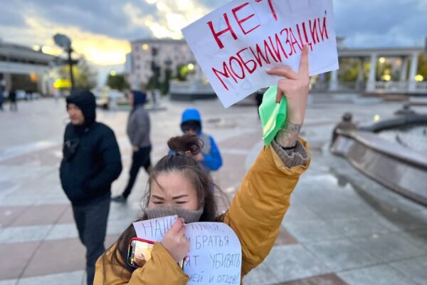 Au început protestele în Rusia după mobilizarea anunțată de Putin. Zeci de oameni au fost arestați de forțele de ordine