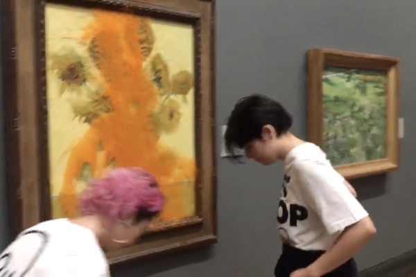 Activişti ecologişti au stropit cu supă tabloul ”Sunflowers”, de Van Gogh, expus la National Gallery din Londra