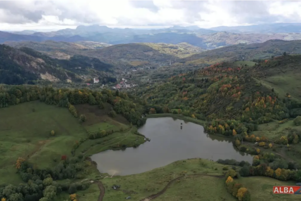 Intervenție de urgență la Roșia Montană după fisurarea unui baraj. Sute de oameni au fost evacuați