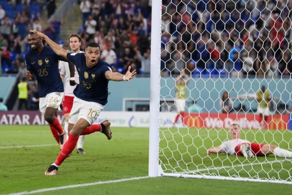 Campionatul Mondial de fotbal 2022: Fanţa, prima echipă calificată în optimi, după 2-1 cu Danemarca