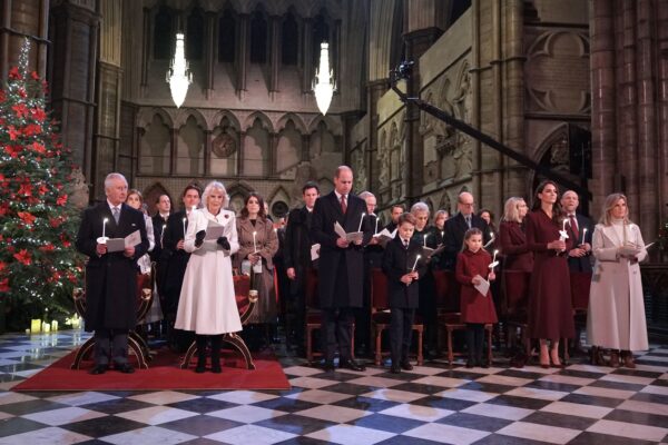 Membrii familiei regale au participat la un serviciu de colinde la Westminster Abbey