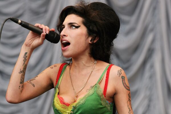 Actrița Marisa Abela o va interpreta pe regretata Amy Winehouse într-un nou film biografic