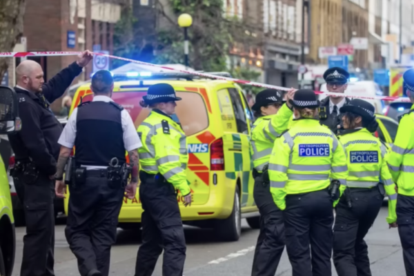 Şase persoane au fost rănite într-un atac armat la o biserică catolică din Londra