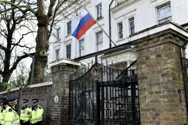 Ambasada Moscovei avertizează Londra să nu trimită avioane Ucrainei