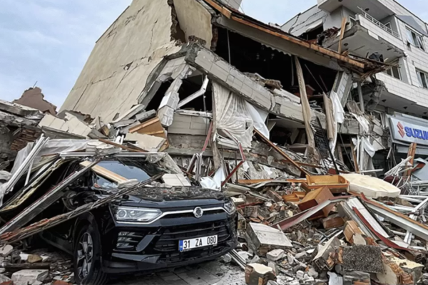 Peste 20.000 de oameni au murit în urma cutremurului din Turcia