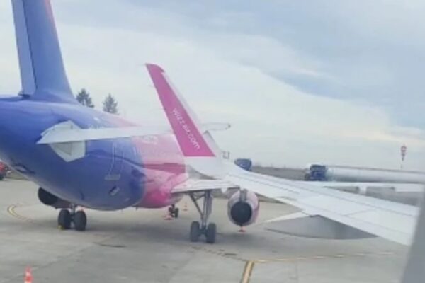 Două avioane s-au ciocnit pe aeroportul din Suceava