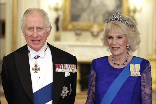 Două coroane și două trăsuri vor fi folosite la încoronarea regelui Charles al III-lea