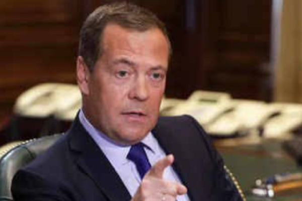 Fostul președinte rus, Dmitri Medvedev, avertizează că livrarea de avioane NATO Ucrainei echivalează cu a intra în război împotriva Rusiei