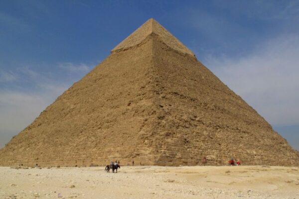 Un coridor lung de nouă metri, descoperit în Marea Piramidă din Giza