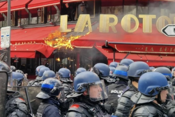 Noi proteste violente în Franţa